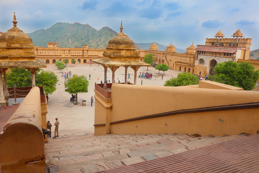 Image of 1st courtyard of Amer Fort.
