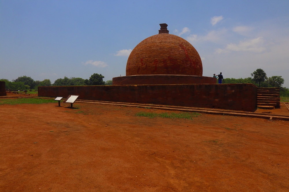 An image of the ancient Buddhist stupa in Thotlakonda.