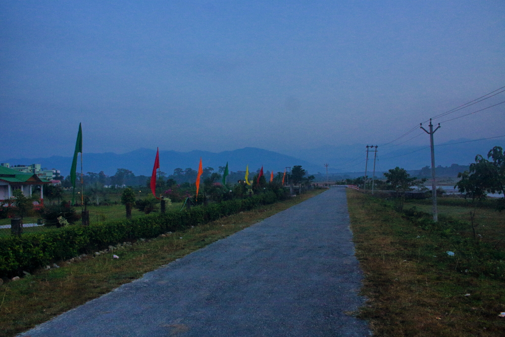 The beauty of Murti is at its best in the morning before sunrise when the distant Bhutan hills can be seen at the horizon
