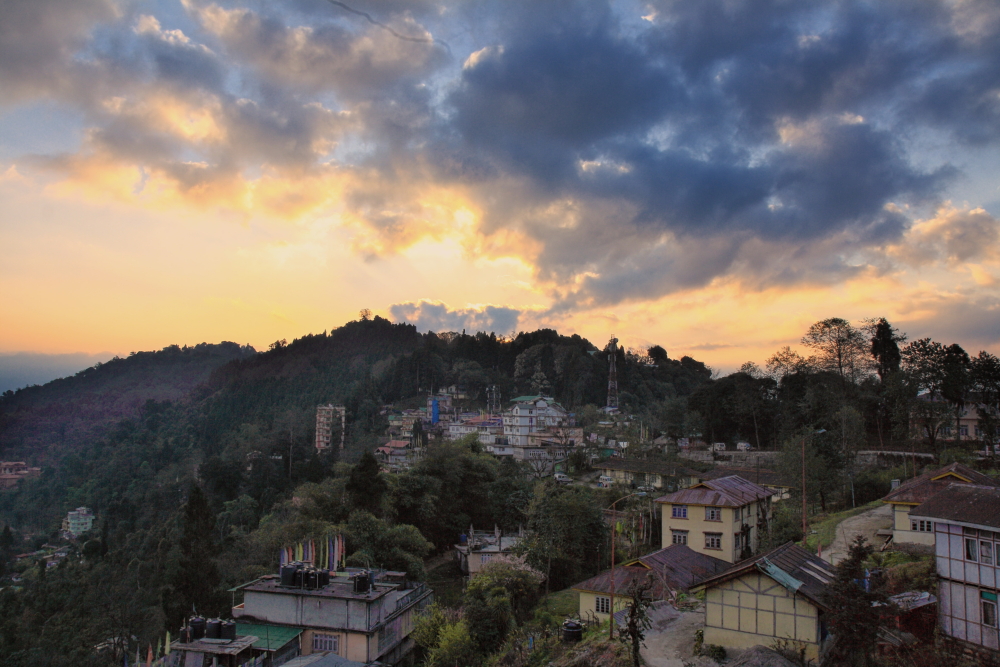 A cloud covered morning in Pelling.