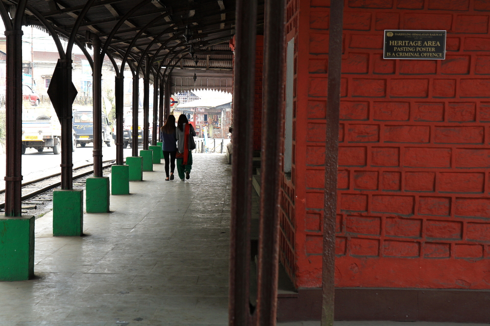 2 number platform in Ghum station