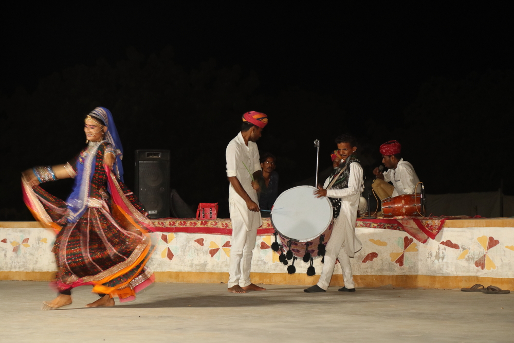 A young dancer performing inside our camp in Sam, Rajasthan.