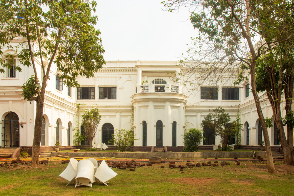 The backside of Belgadia Palace clicked from the lawn